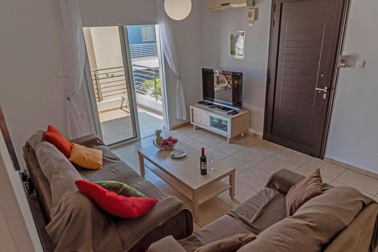 Mythical Sands Resort & Spa, Evilion Apartment パラリムニ エクステリア 写真